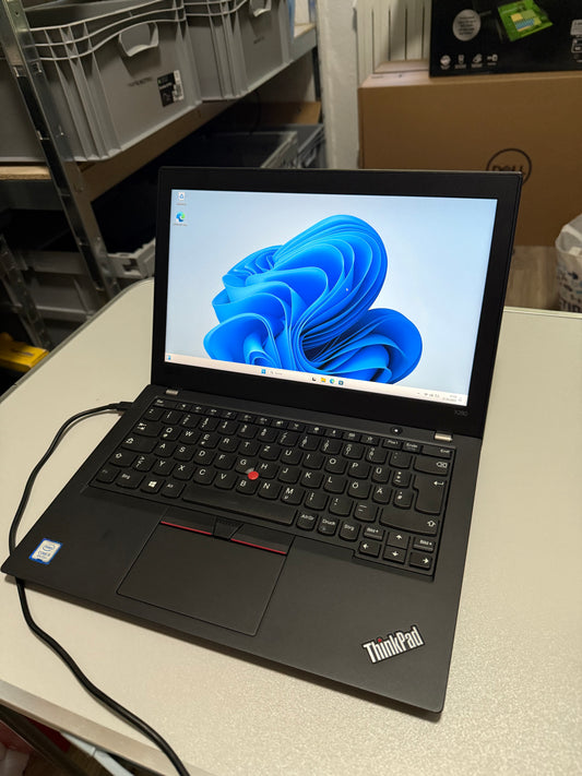 Lenovo thinkpad X280 , i5- 8250U, 500gb ssd, 16 gb ram DDR4 Win 11