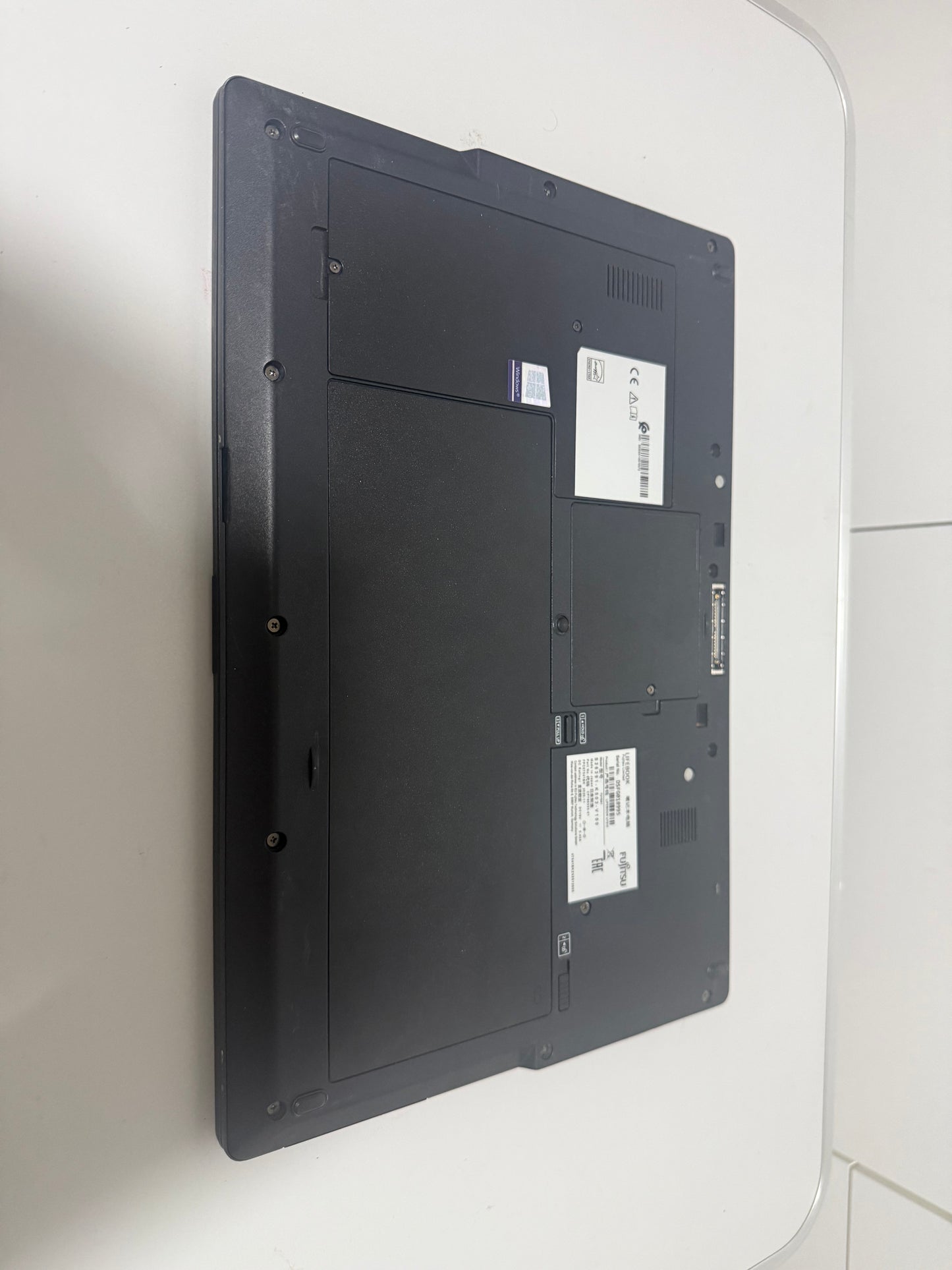 FUJITSU LIFEBOOK U7510 15.6 ZOLL I7-10510U, 16 GB RAM, 512 GB SSD  1920X1080 WIN11,LAPTOP,NOTEBOOK