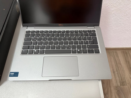 Dell Latitude 5450-Laptop, Intel Core Ultra 5 135U, 32 gb ram DDR-5, 512 gb SSD, NEU/ 3 Jahre Garantie